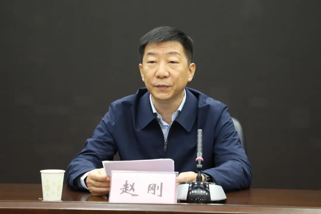 【国资委】省国资委召开干部大会 宣布省委关于省国资委