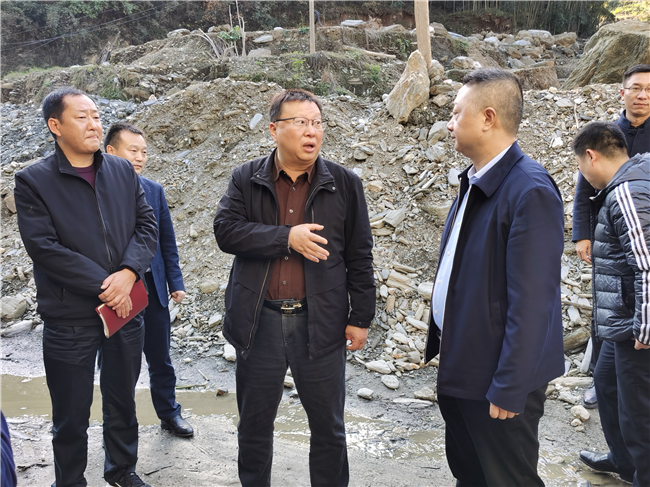 11月9日至10日,省住建厅党组书记,厅长韩一兵到旬阳市就灾后恢复重建